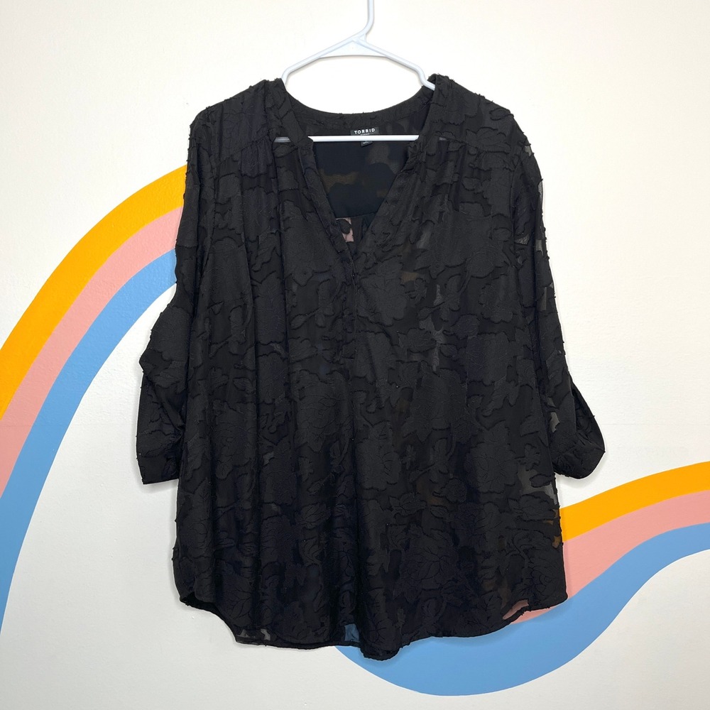 Torrid‎ Lace Black Floral Burnout Roll Tab Sleeve Whimsygoth Plus Size 3 3X